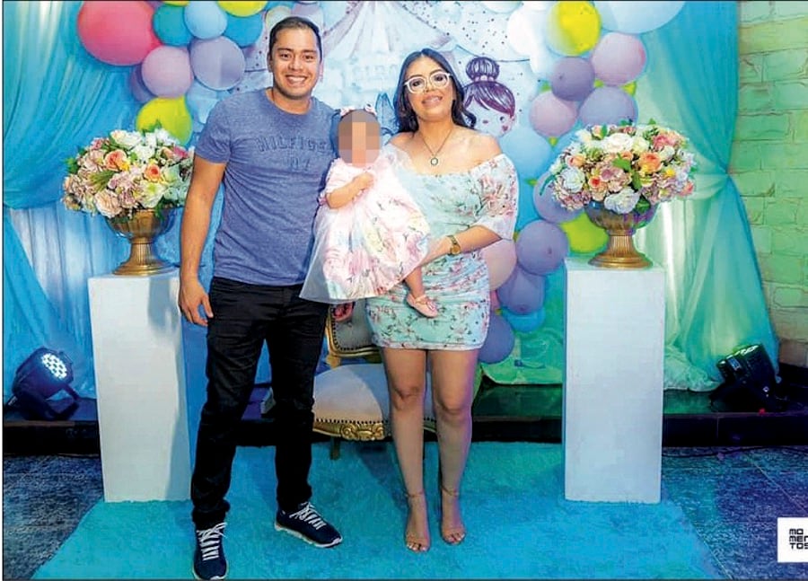 Clarisse Aguirre Benítez junto a Miguel Prieto en el cumpleaños de la hija de la empresaria.