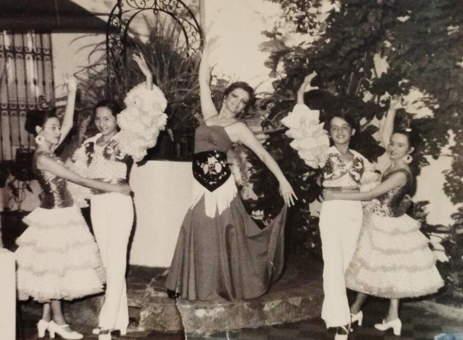 “Danza en el patio de Ramón Indalecio Cardozo”. Asunción, 1970