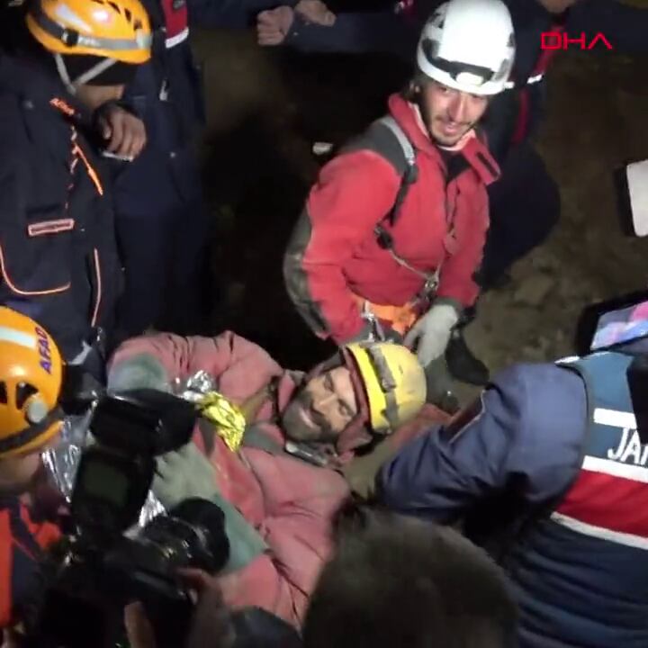 El espeleólogo estadounidense Mark Dickey había enfermado mientras exploraba una cueva en Turquía. Foto: Captura de video/@dhainternet