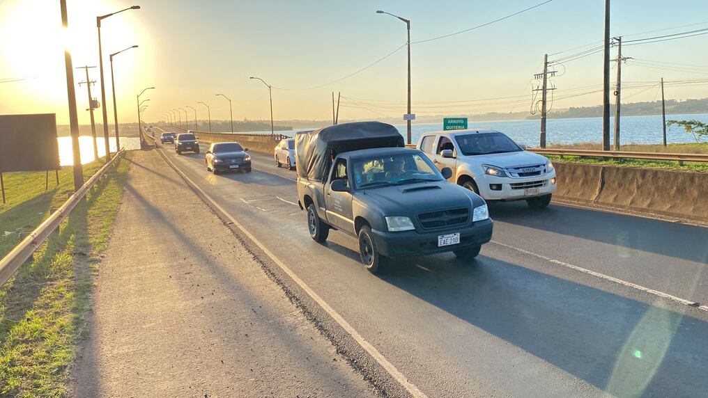 Por disposición del Ejecutivo, efectivos de las Fuerzas Armadas llegaron a la ciudad de Encarnación para instalarse inicialmente en la Prefectura Naval, y de ahí distribuirse en las zonas que necesiten ser reforzadas. Foto: Rocío Gómez