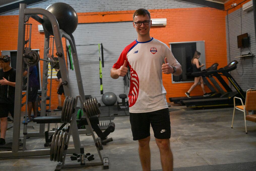 El ciclista y emprendedor Horst Vogt impulsa el deporte y la vida sana desde el espacio de entrenamiento que tiene en Filadelfia. Foto: Gentileza