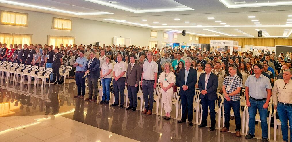 Este miércoles se dio apertura al encuentro que tiene por objetivo el recambio generacional, además de convertirse en espacio de integración de los jóvenes lecheros latinoamericanos. Foto: Gentileza