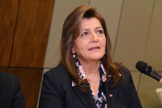 José "Pakova" Ledesma confirmó que la multibancada ahora aguarda que la bancada colorada independiente confirme la candidatura de Blanca Ovelar para presidir el Senado. Foto: Archivo