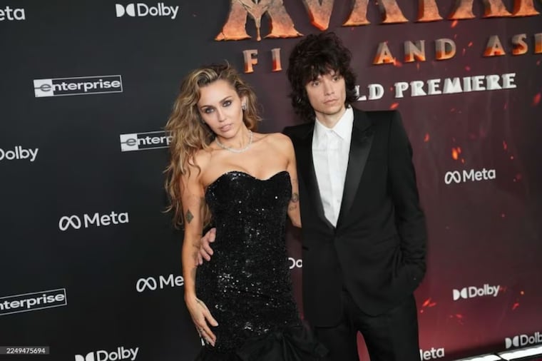 Miley Cyrus y Maxx Morando llegarán al altar próximamente.