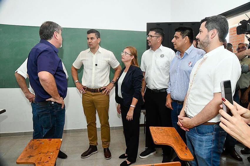 Autoridades nacionales y locales durante la jornada de Gobierno en Cordillera. Foto: Gentileza