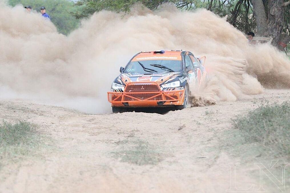 Fueron conformados equipos de trabajo para ejecutar las tareas fiscales en la edición N° 45 del Transchaco Rally.  Foto: Aníbal Gauto.
