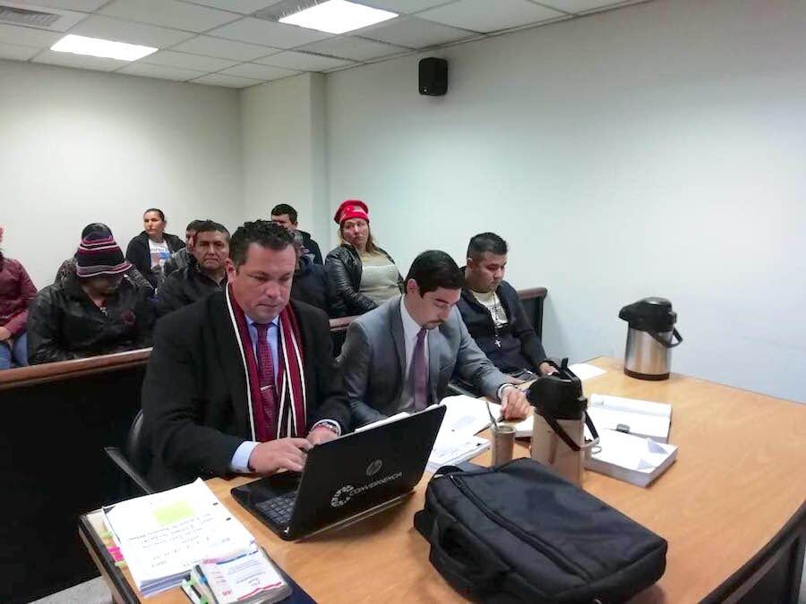 El abogado Juan Sosa Bareiro y su defendido Benito Sanabria.foto: gentileza
