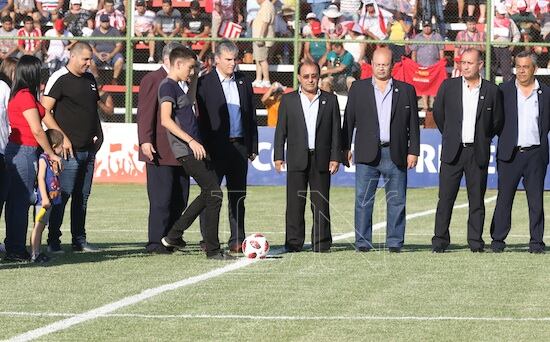 El torneo se llama Víctor Genes y su hijo, Víctor Alexis, dio el puntapié inicial.FOTO:NÉSTOR SOTO