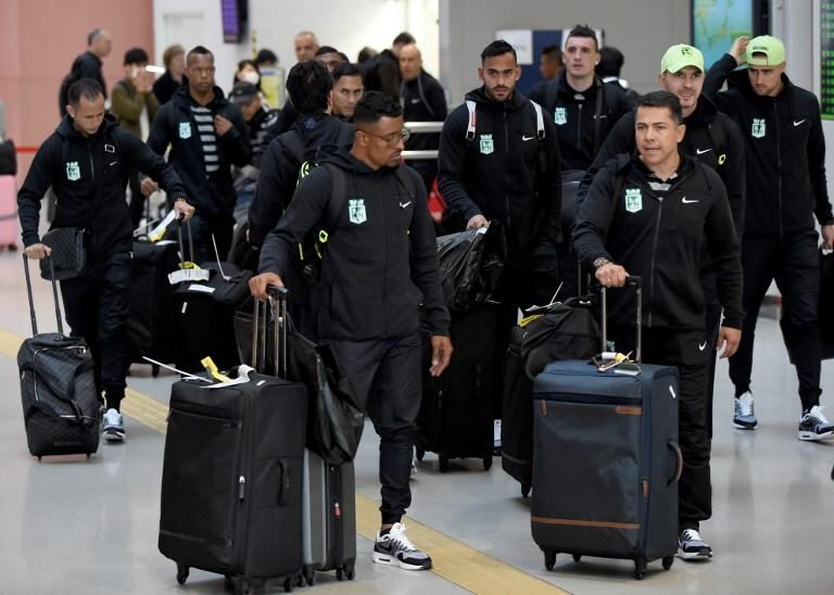 La delegación colombiana llegó a Japón con el recuerdo de los colegas de Chapecoense intacto. Foto: AFP.