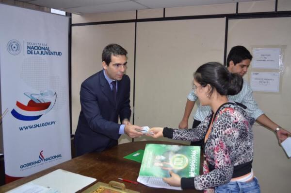 Los interesados podrán solicitar las becas hasta el viernes 15 de abril.
