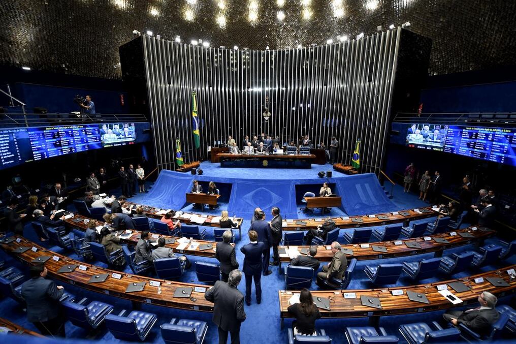 ¿Cuál es la moral de este Senado para juzgar a la presidenta?, lanzó la senadora Gleisi Hoffmann del Partido de los Trabajadores (PT), la fuerza que está al mando de Brasil, desde hace 13 años.