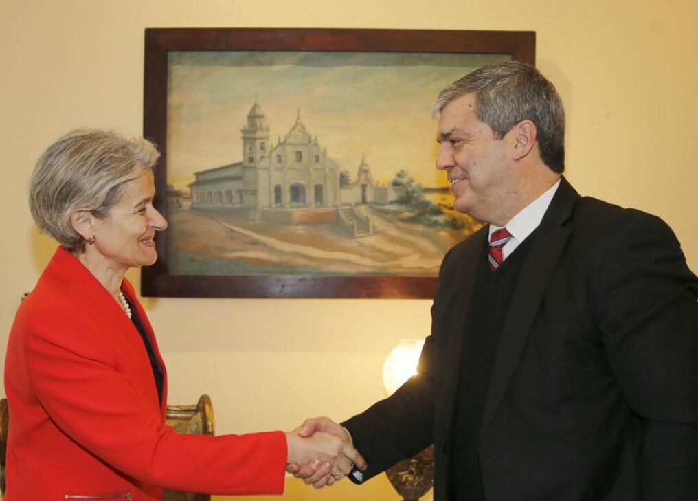 Bokova y Riera acuerdan buscar el fortalecimiento de la educación.