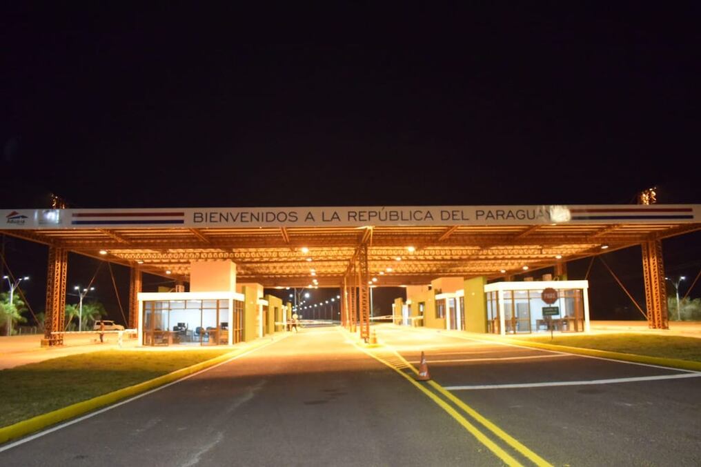 El paso fronterizo por la represa de Yacyretá estará suspendido este lunes. Foto: Gentileza