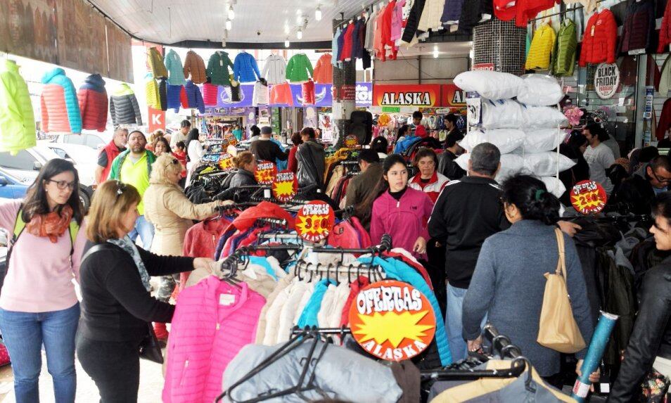 Los argentinos siguen ingresando a Encarnación para realizar compras.