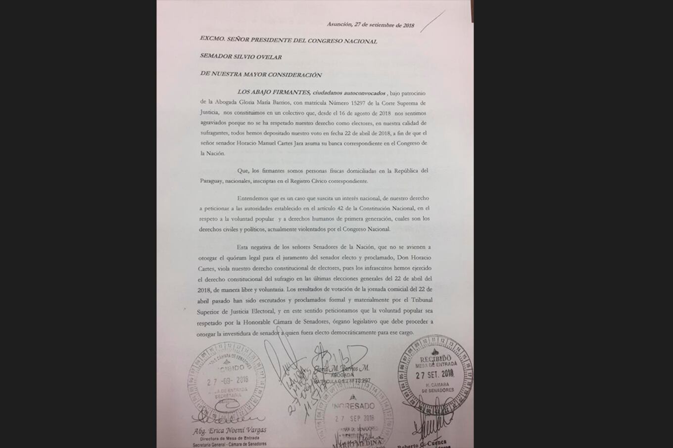 Nota en la que piden que se convoque a jurar a Horacio Cartes. Fotos: Gentileza