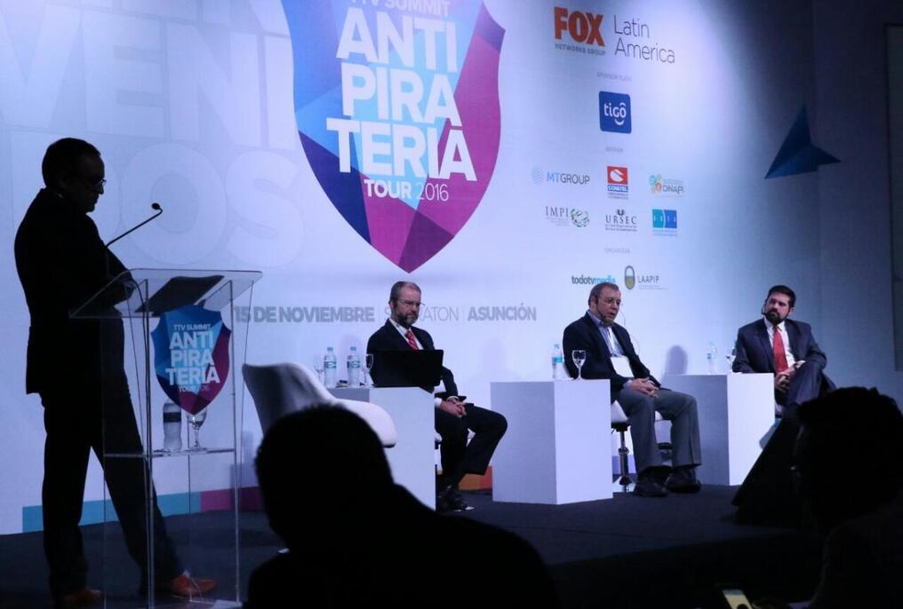 La conferencia trata sobre las pérdidas económicas a nivel regional en la televisión paga y la industria audiovisual. Foto: Agustín Acosta.