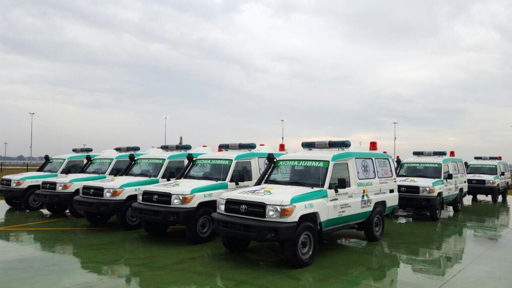 Este jueves, 50 ambulancias fueron recibidas por autoridades del ministerio de salud. Foto: Presidencia de la República.