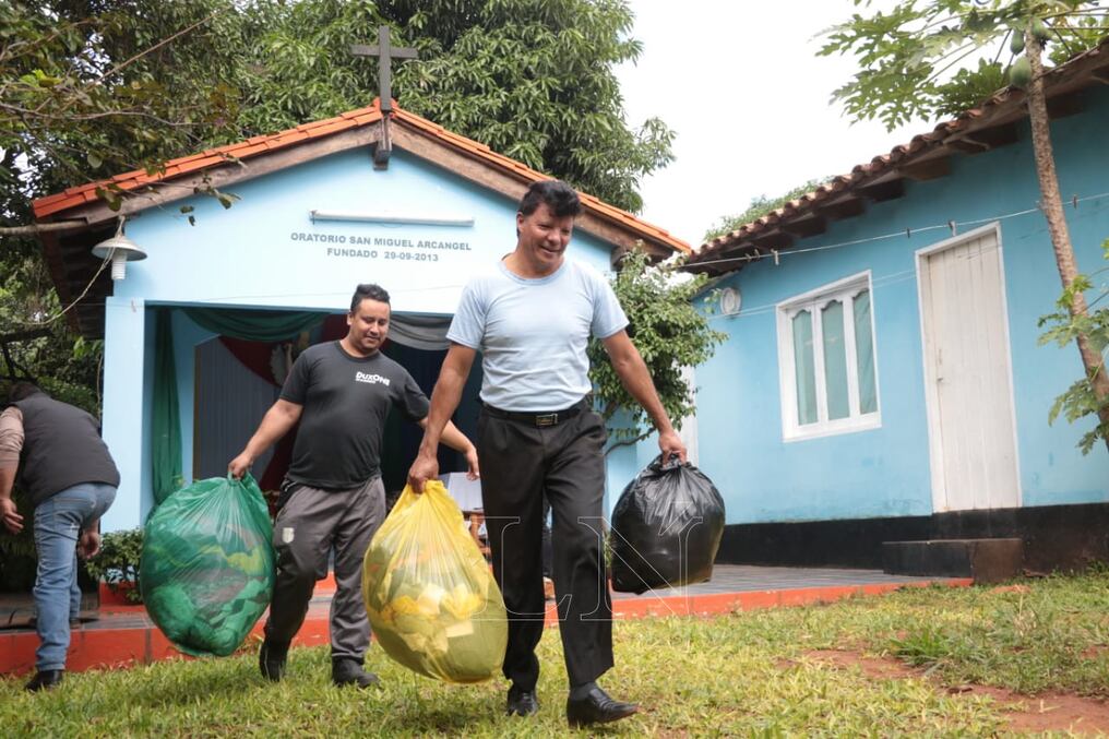 Del movimiento solidario también participaron feligreses de Itauguá quienes juntaron cosas para ayudar. Foto: Fernando Riveros.