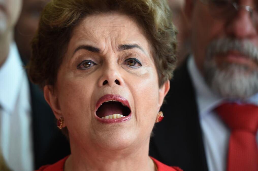 Dilma Rousseff entró en la trinchera tan pronto recibió la confirmación de que había sido destituida de la presidencia de Brasil este miércoles.