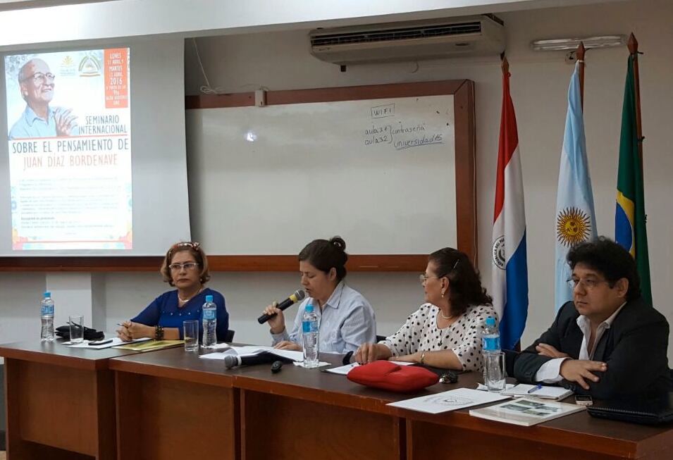 Los expositores, durante el seminario sobre Díaz Bordenave.