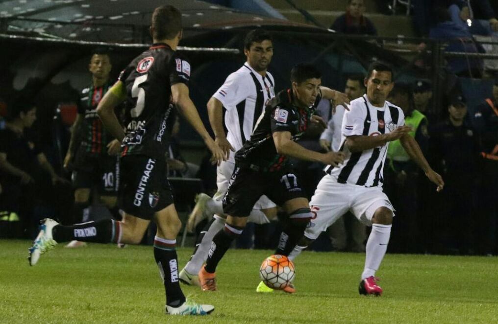 Libertad y Palestino se juegan su clasificación en Tuyucuá. Foto: Néstor Soto.