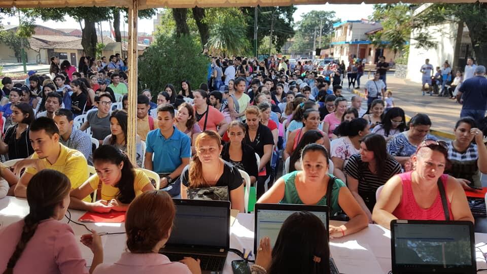 Ofrecen 200 plazas laborales y destacan la presencia de mujeres jefas de hogar. Foto: Gentileza.