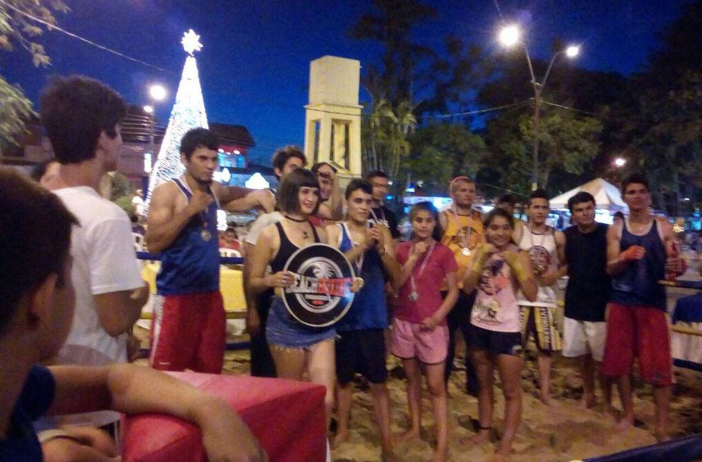 Tras una espectacular fiesta en Luque, el boxeo de playa anuncia su arribo a Pilar para este sábado 27 de enero.