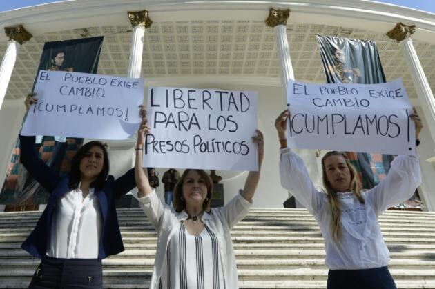 La esposa del opositor preso Leopoldo López, Lilian Tintori, también está en lista del comando antigolpe de Maduro.