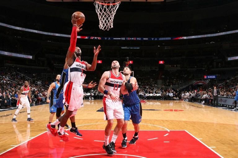 John Wall se lució con 52 puntos, pero su equipo acabó perdiendo. Foto: AFP.