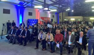 Presidentes, delegados y representantes de clubes en la asamblea de la APF.[/caption]