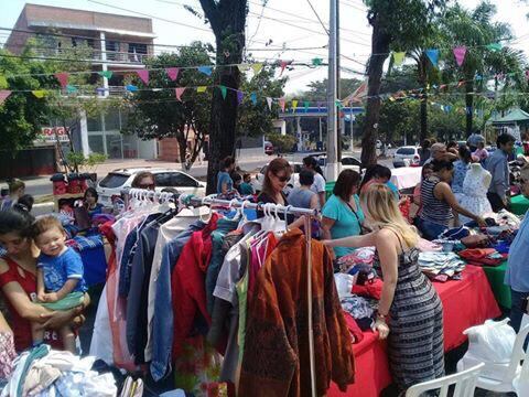 Ropas, electrodomésticos, muebles, bazar, juguetes, son solo algunas de las cosas que las personas que asisten a la feria pueden encontrar. Foto: Gentileza.