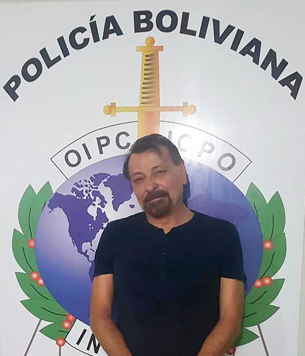 El exactivista italiano de extrema izquierda Cesare Battisti, prófugo desde el mes pasado cuando huyó de Brasil, fue capturado este fin de semana en Bolivia y podría ser entregado próximamente a Italia, donde fue condenado a cadena perpetua. AFP.