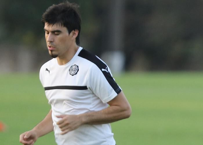 Gustavo Mencia, el zaguero que recuperó su nivel y está en el equipo base franjeado para las finales