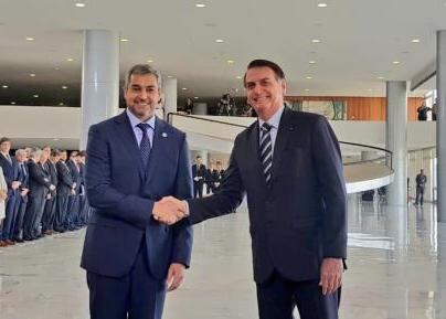 Mario Abdo Benítez y Jair Bolsonaro, dieron a conocer una Declaración Conjunta tras el encuentro de presidentes. Foto: Gentileza