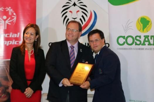 Claudia Etcheverry, presidenta deSpecial Olympics America Latina, y Camilo Pérez, presidente de COSAT.