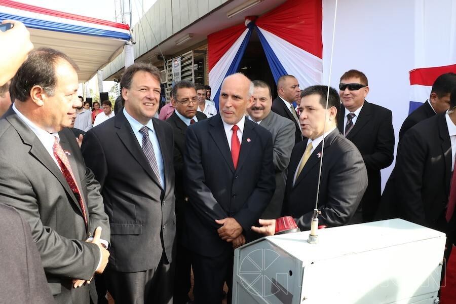 El presidente Cartes, con las demás autoridades dando arranque oficial a la subestación de Cerro Corá.foto:CHRISTIAN MEZA