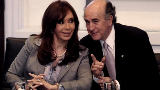 Cristina Kirchner y Oscar Parrilli. Foto: vía Telam. 