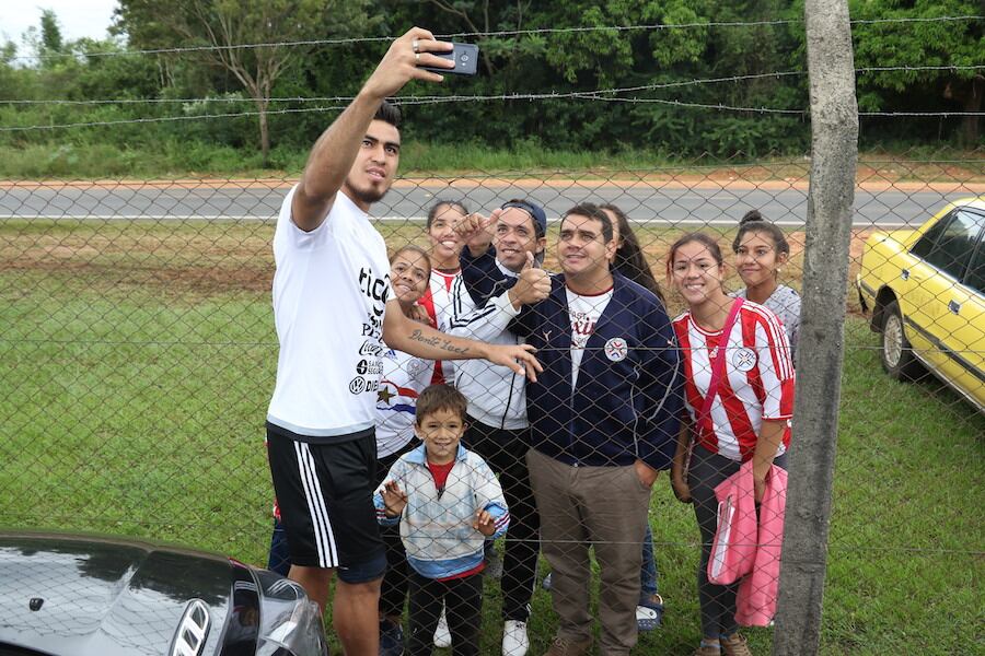 Hoy la Albirroja espera luchar ante Brasil con toda la afición nacional de su lado. Foto: Pánfilo Leguizamón.