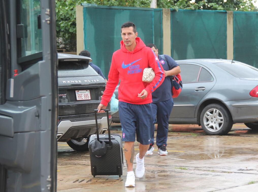 "El Club Lobos BUAP informa que se ha suspendido la relación laboral con el jugador Jonathan Fabbro. Lo anterior, a fin de que el futbolista pueda resolver su situación jurídica".
