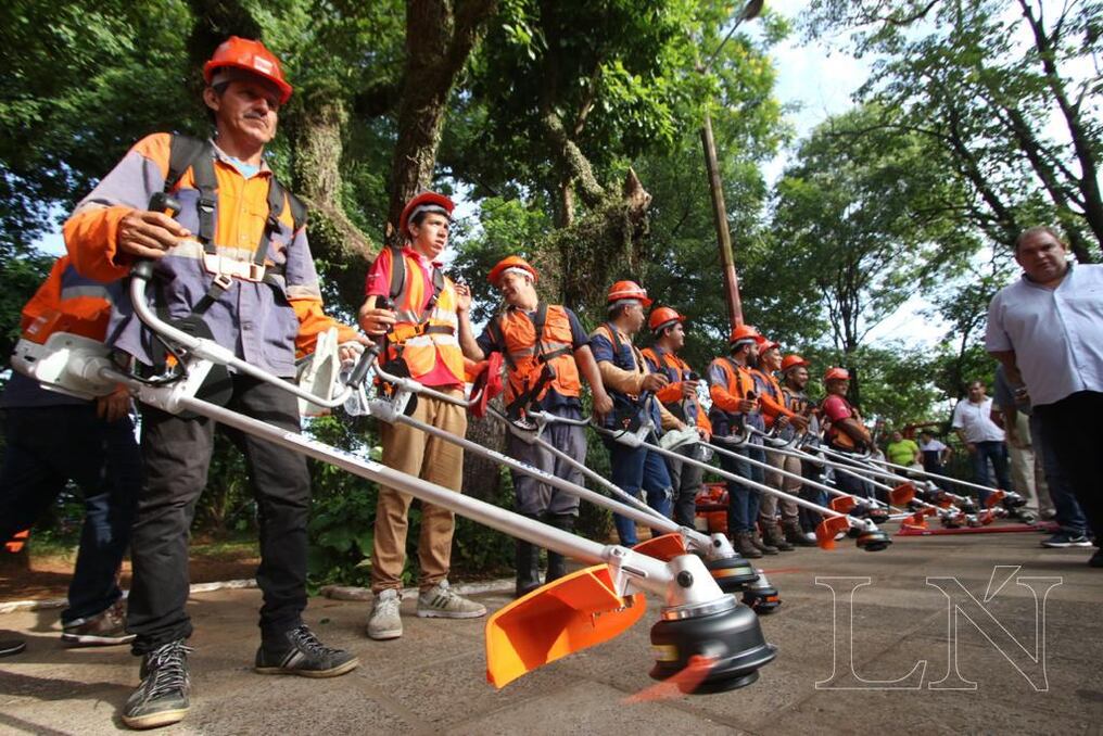 Cuadrilla contra el dengue. Foto: Pánfilo Leguizamón.