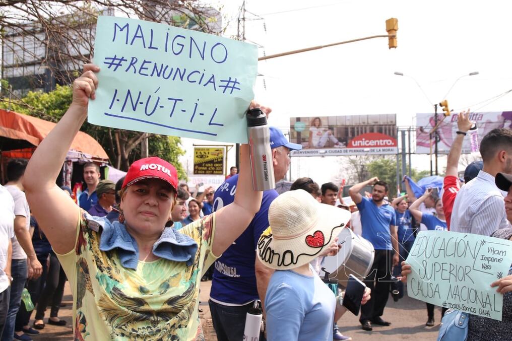 Docentes protesta frente al Campus. Foto: Nadia Monges