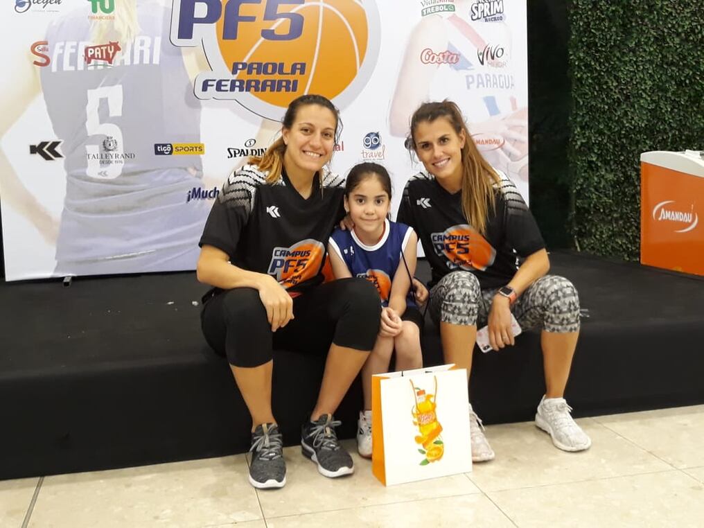 La basquetbolista compatriota desarrollará su Campus PF5 en la Quinta del Colegio San José. FOTO: Oscar Villalba