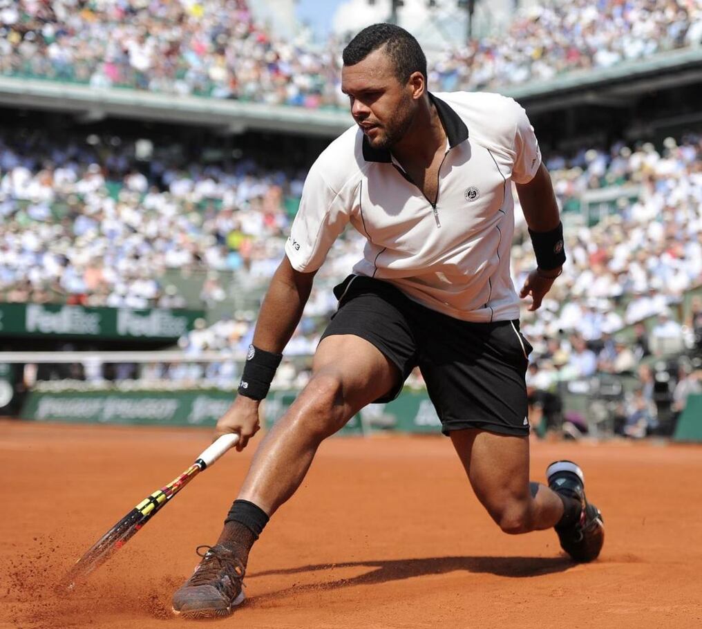 Una lesión de tobillo dejó fuera del Abierto francés al tenista local, Jo-Wilfried Tsonga.