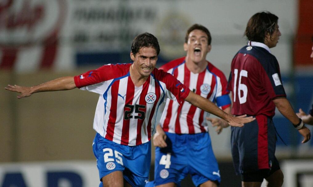Gustavo Morínigo festeja su gol. El primero de la victoria 2-1 de la Albirroja sobre Chile en el 2005. Fue el último triunfo de la selección paraguaya ante los trasandinos por Eliminatorias.