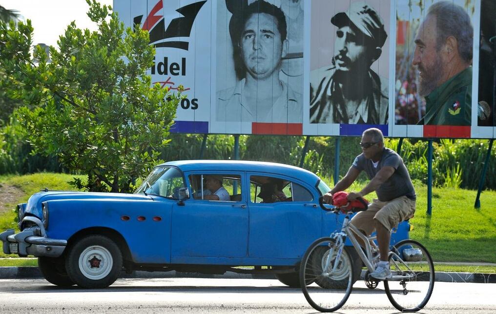 La habana despertó hoy con grandes carteles con las imágenes del comandante Fidel Castro, que cumple 90 años.