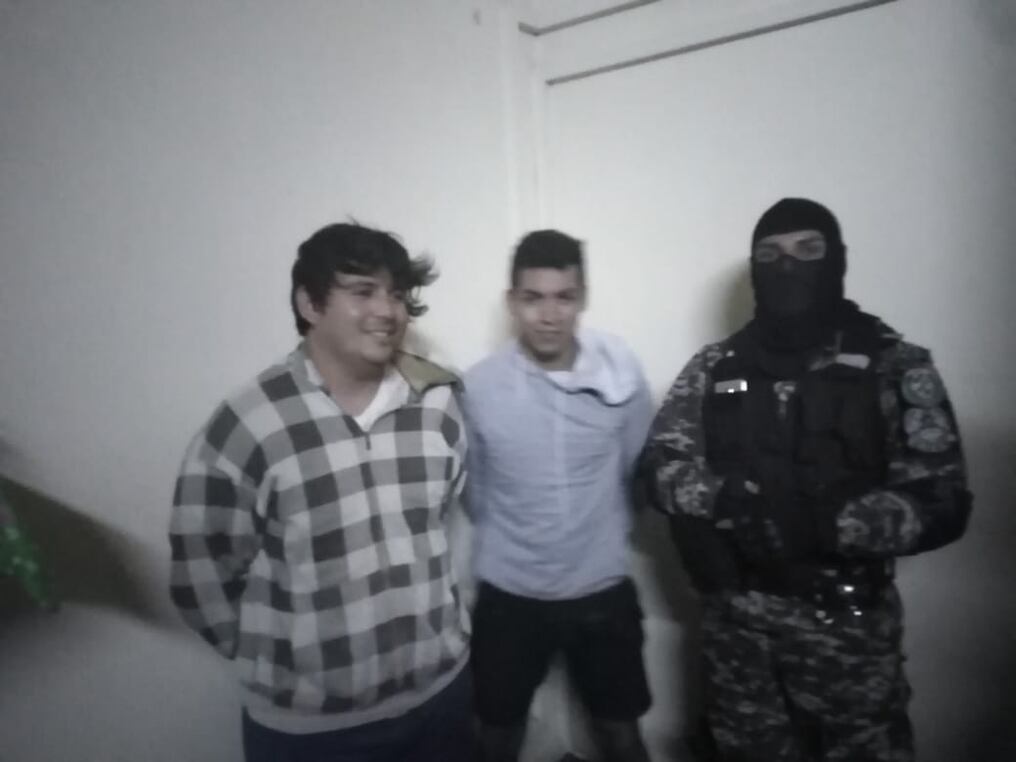 Damián Miranda (21) y Junior Osmar Acosta Domínguez (20), presuntos motochorros. Foto: 970 AM