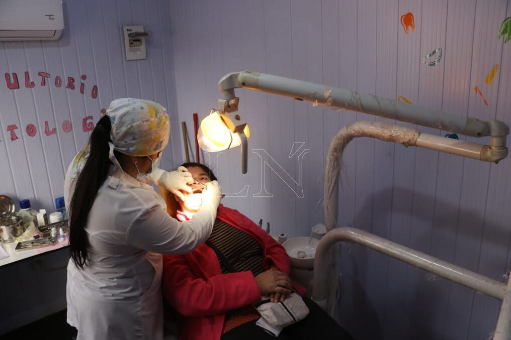 Ciudad Mujer Móvil acerca diferentes servicios a las mujeres de la zona que visita. Foto: Fernando Riveros.