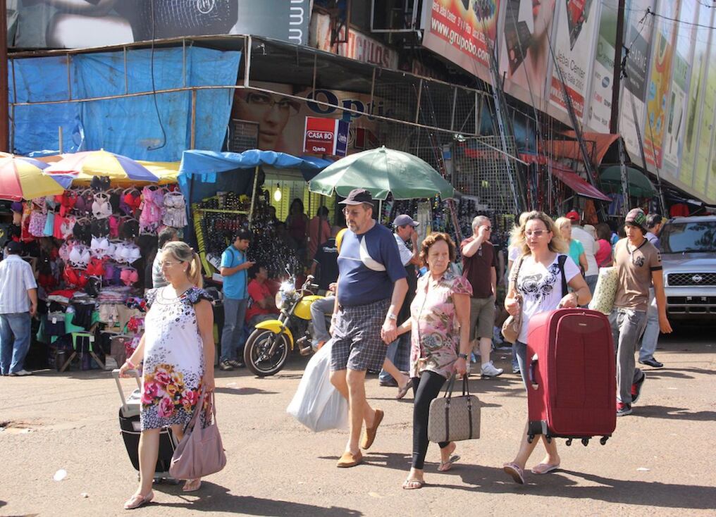 Los comercio en CDE dependen en gran parte de los compradores brasileños.