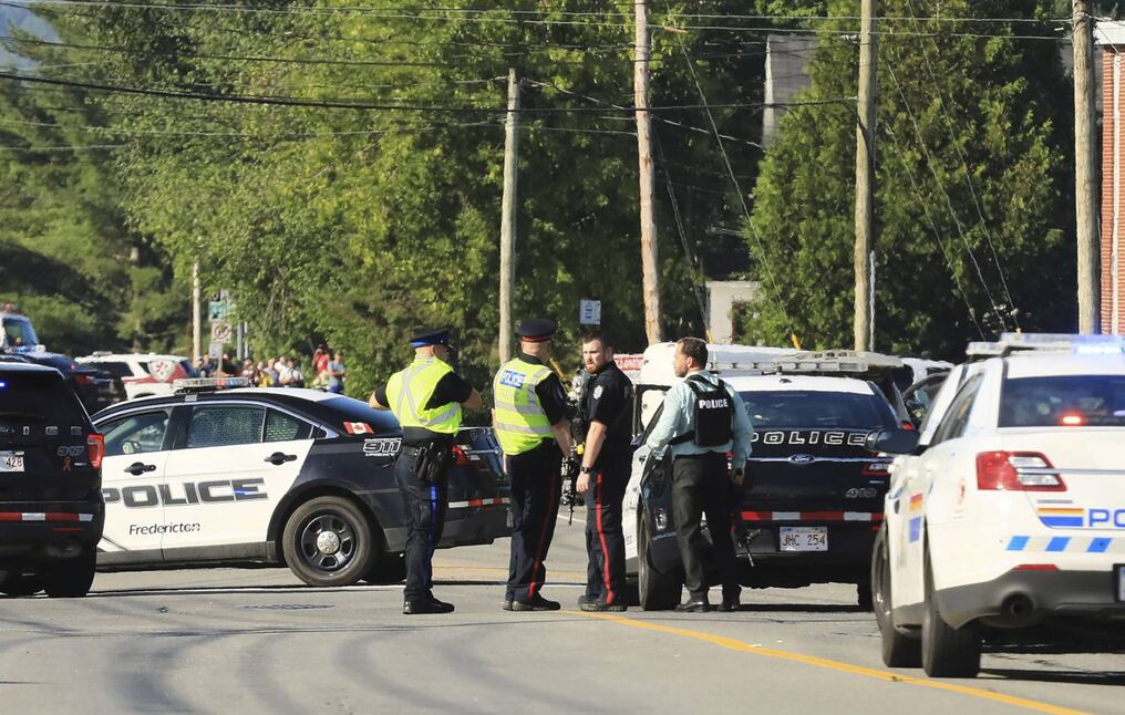 Dos policías entre las 4 víctimas mortales de tiroteo en Canadá