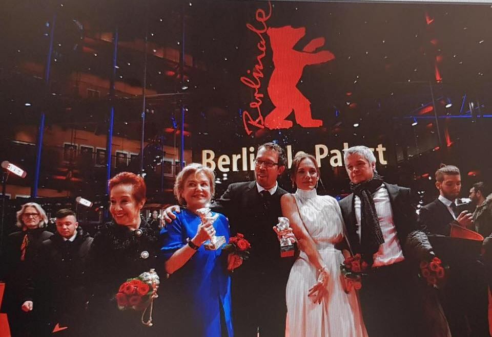 Parte del elenco de Las Herederas en la entrega de premios de la Berlinale. Foto: Facebook Ana Ivanova.